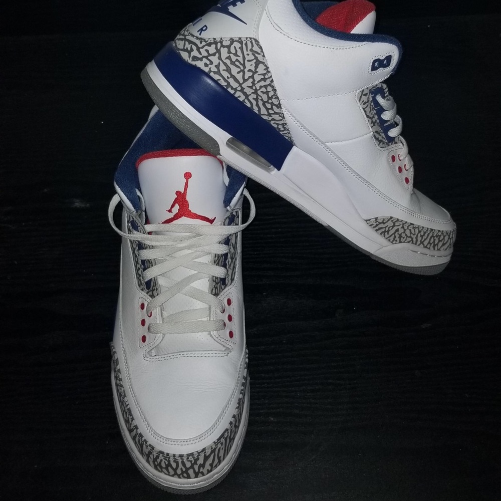 Retro Air Jordan 3’s True Blue sz 13